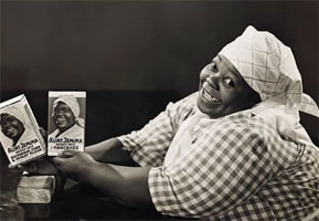 Anna Robinson as Aunt Jemima