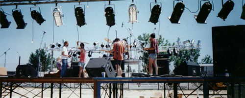 Román, Vicente, Miguel, Pedrín y Joaquín en la prueba de sonido