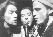 ¿Cantando?